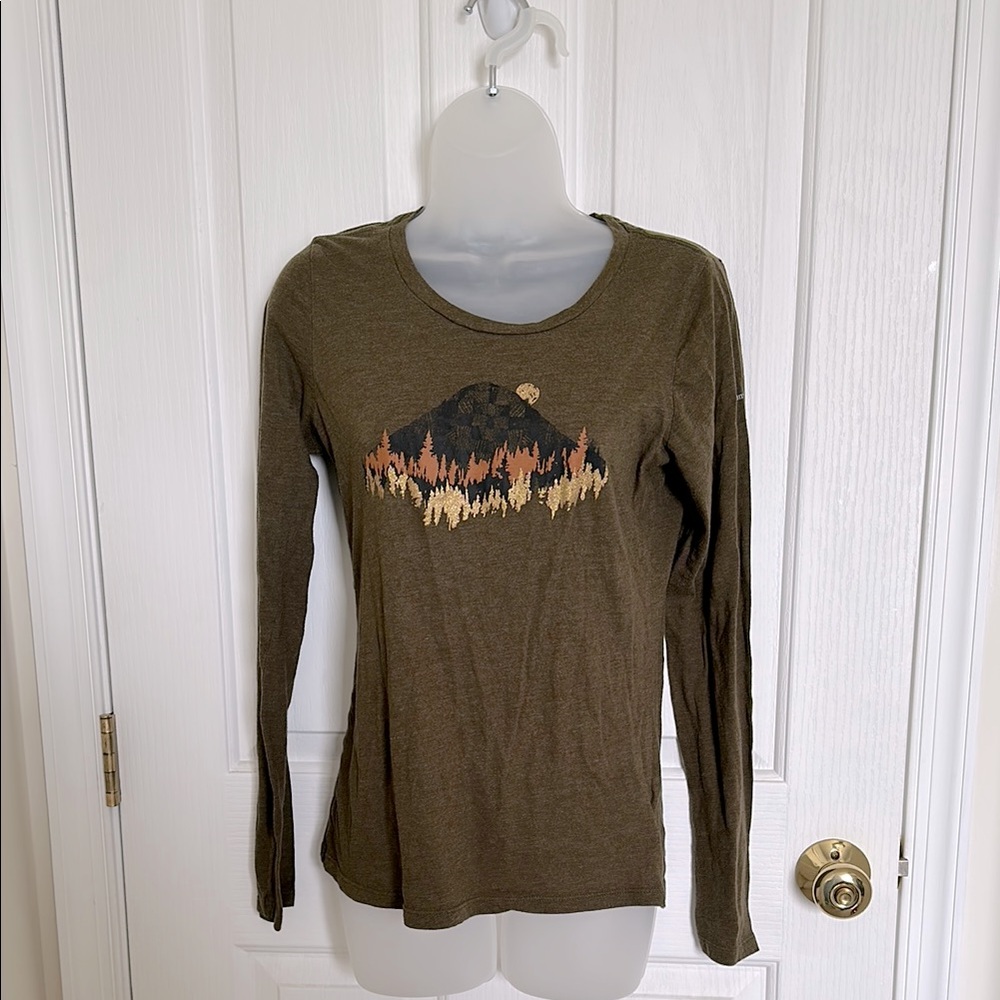 Columbia Olive Green Long Sleeve Graphic Tee
